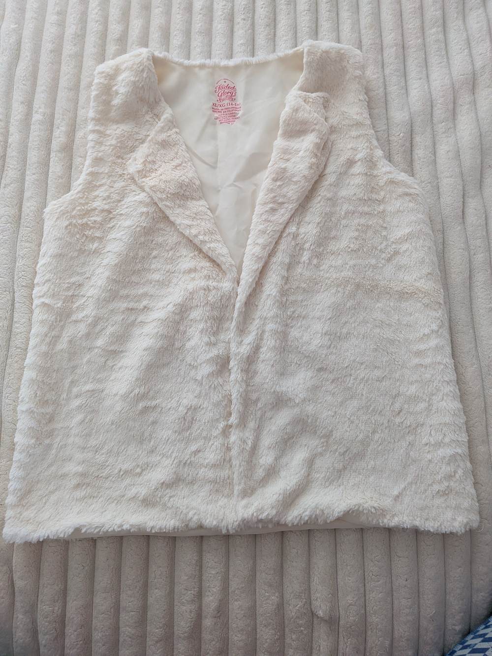 Faded Glory Cream Faux Fur Vest